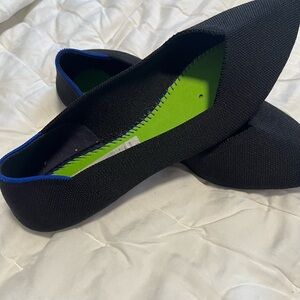 Almost New Black Rothy’s The Point Shoe